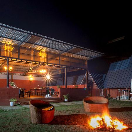Stayvista At Golden Triangle Kabini With Bonfire, River View & Comp Beakfast Hampapura Exterior foto